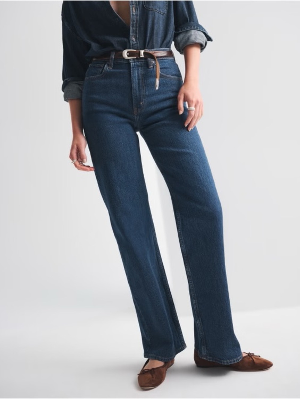 NWT Abercrombie & Fitch | the 90’s Relaxed High Rise Jeans in Dark Blue 25/0R - Picture 4 of 9